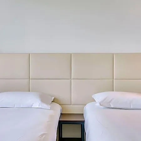 Hotel The Originals City, Memorial Caen